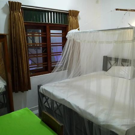 Hikkaduwa Family Inn ภายนอก รูปภาพ