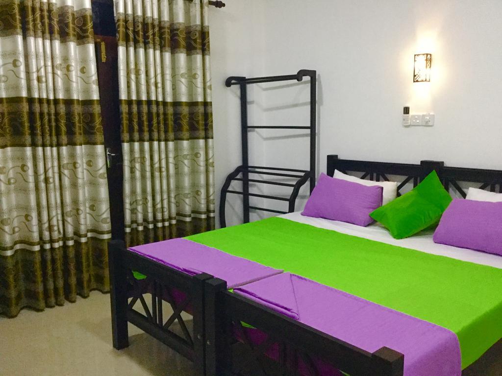 Hikkaduwa Family Inn ภายนอก รูปภาพ