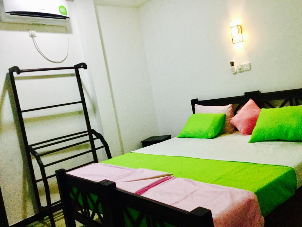 Hikkaduwa Family Inn ภายนอก รูปภาพ
