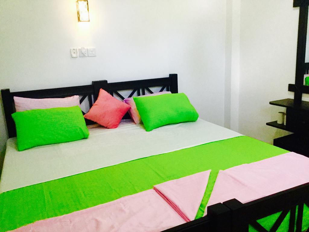 Hikkaduwa Family Inn ภายนอก รูปภาพ