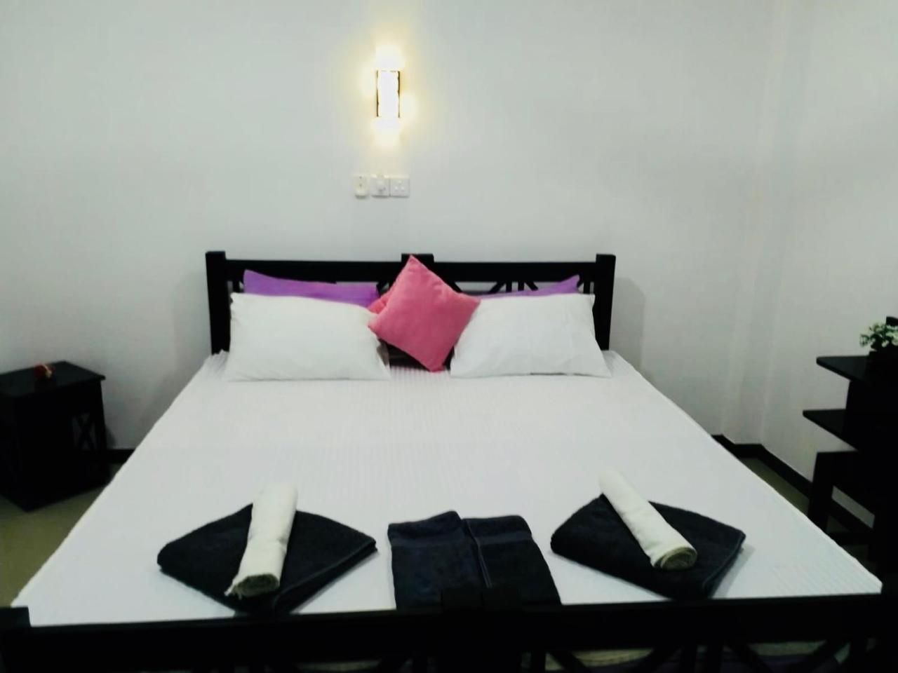 Hikkaduwa Family Inn ภายนอก รูปภาพ