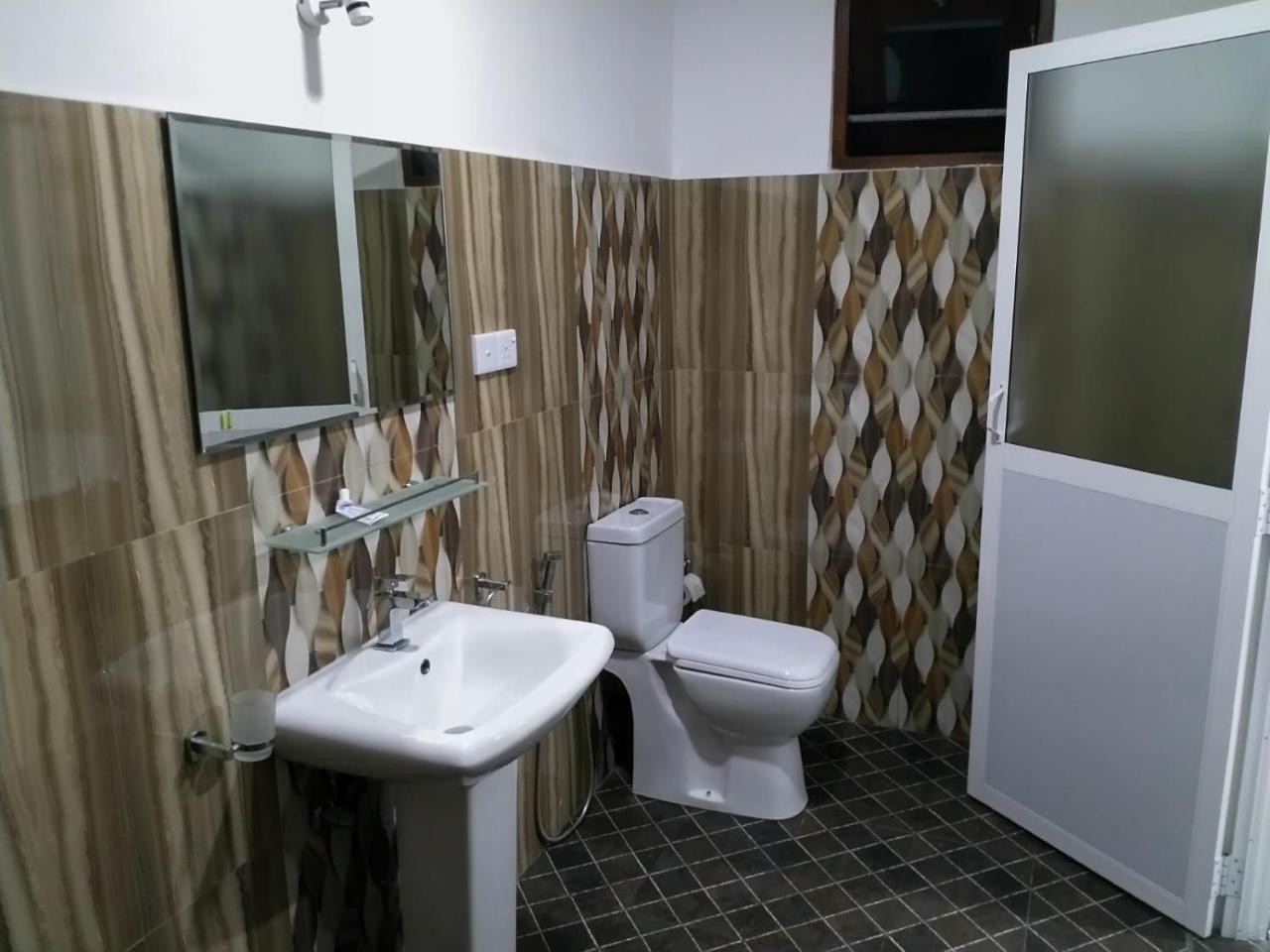 Hikkaduwa Family Inn ภายนอก รูปภาพ