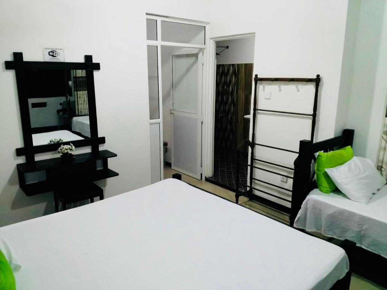 Hikkaduwa Family Inn ภายนอก รูปภาพ